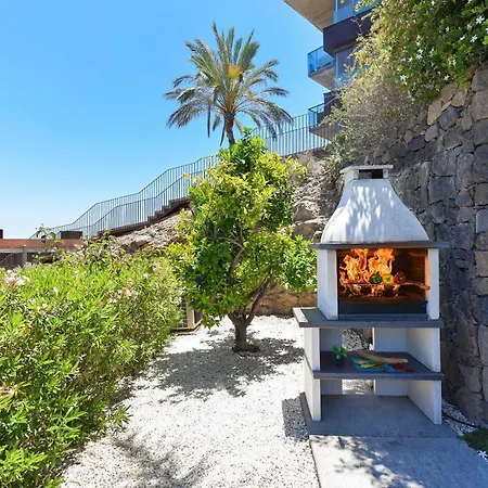 ヴィラ Salobre Terraza Dos Luxury Retreat In Gran Canaria Private Outdoor Heatable Pool Bbq Facilities Shaded Outdoor Dining Area Salobre, ラスパルマス・デ・グランカナリア